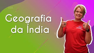 Professora ao lado do texto"Geografia da Índia".