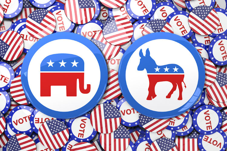A eleição nos EUA é muito polarizada entre o Partido Republicano (elefante como símbolo) e o Partido Democrata (burro como símbolo).