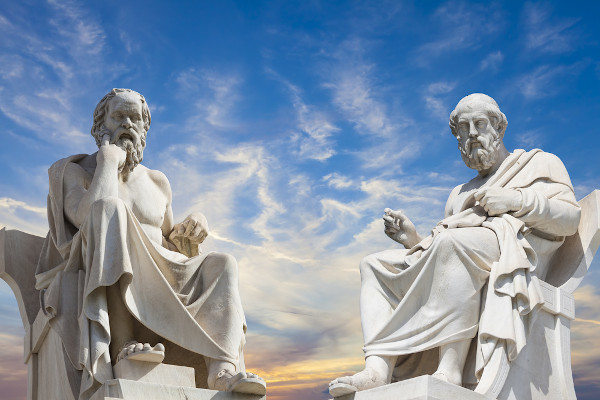 A filosofia é um conhecimento milenar que se manifestou de diversas maneiras ao longo da história, tendo sua origem na Grécia Antiga.