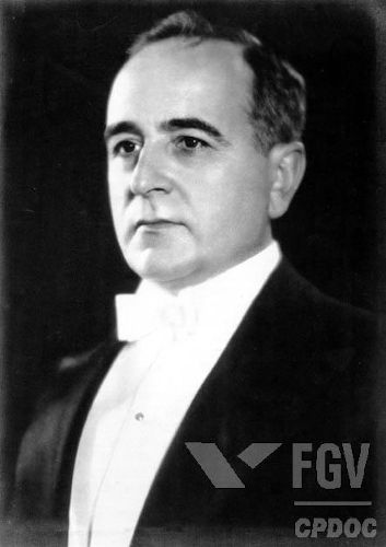 A Revolução de 1930 foi responsável por transformar o político gaúcho Getúlio Vargas em presidente do Brasil.[1]