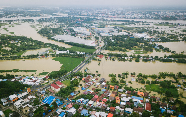 O aumento das inundações nas cidades está relacionado ao uso e ocupação desordenado do solo urbano.