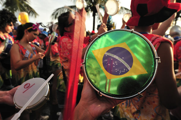 O samba é um gênero musical e uma dança e é considerado símbolo da cultura brasileira.[1]