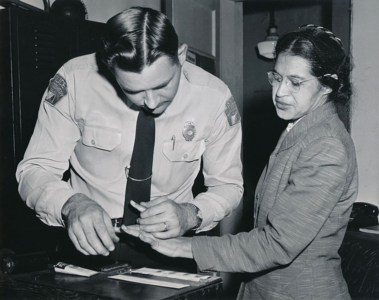 A prisão de Rosa Parks provocou uma reação do movimento negro, que se uniu não apenas para pagar a sua fiança, mas para lutar contra a segregação racial.