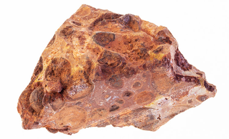 Amostra bruta de bauxita, principal minério de alumínio.