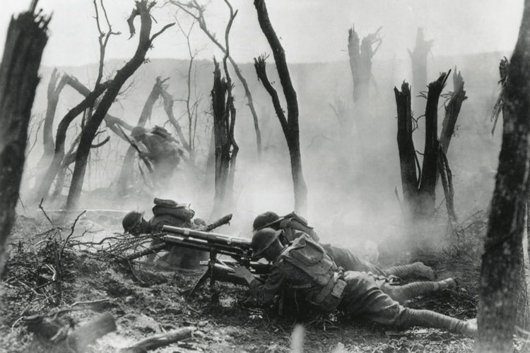 Registro da chamada “terra de ninguém” entre trincheiras na Primeira Guerra Mundial