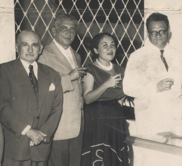 José Lins do Rego, de óculos, na década de 1950.[1]