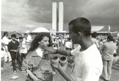 Cara-Pintada durante manifestação no Palácio do Planalto contra o governo Collor.