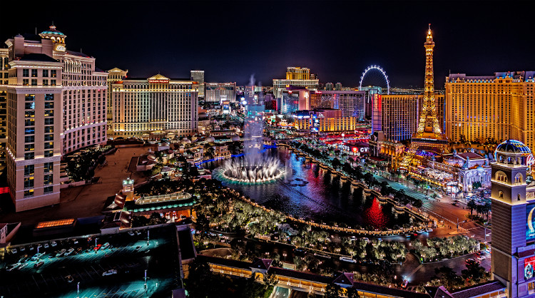 Vista da Las Vegas Strip, em Las Vegas. [2]