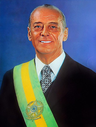 Foto oficial de João Figueiredo como Presidente do Brasil.