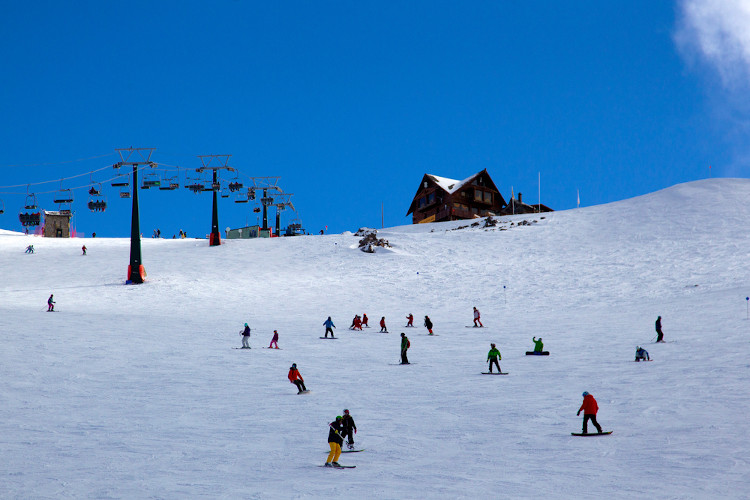 Estação de esqui em Bariloche, na Argentina, na cordilheira dos Andes. [2]