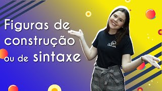 Professora ao lado do texto"Figuras de Construção ou de Sintaxe".