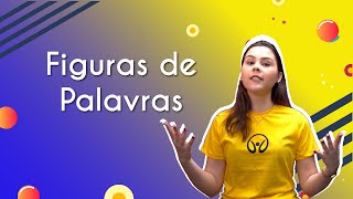 Professora ao lado do texto"Figuras de Palavras".