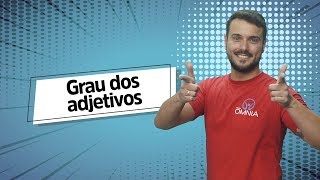 "Grau dos adjetivos" escrito sobre fundo azul ao lado da imagem do professor