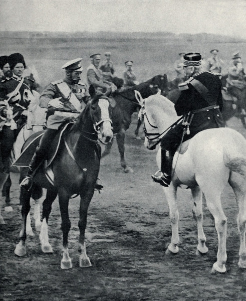 O czar Nicolau II e o general francês Joffre, representantes de dois dos países integrantes da Tríplice Entente.