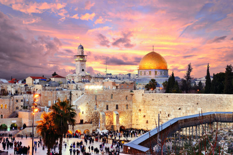 Pôr do Sol em Jerusalém, cidade ligada aos conflitos entre Israel e Palestina decorrentes da criação do Estado de Israel.