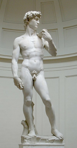 “Davi”, de Michelangelo, escultura que evidencia a presença do classicismo na arte.