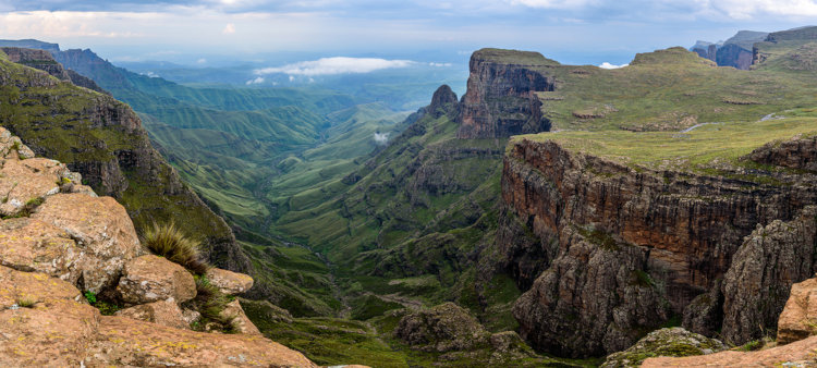 Cordilheira do Drakensberg, um exemplo de cráton, uma das estruturas geológicas.