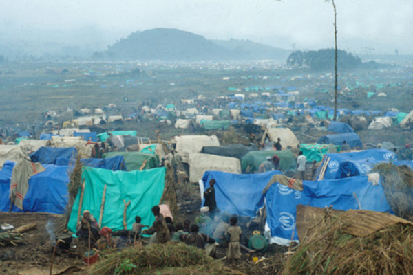 Acampamento de refugiados do genocídio de Ruanda, no Zaire.
