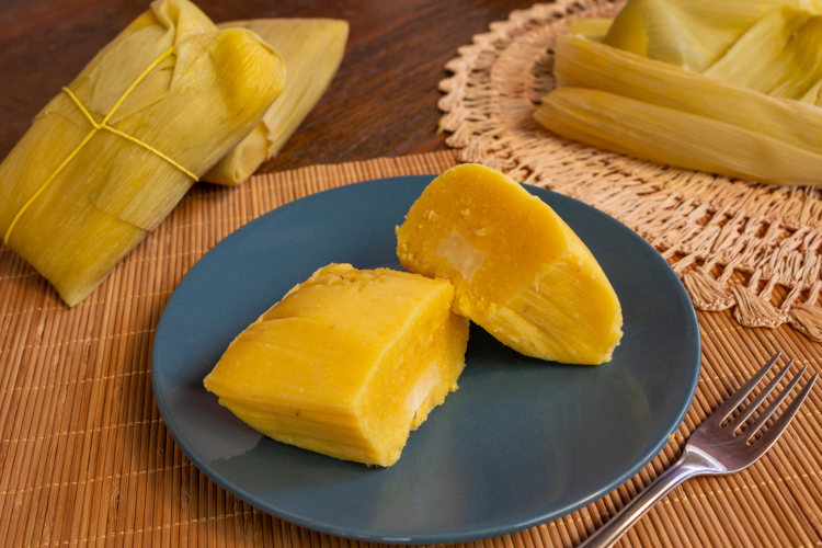 Pamonha, uma das comidas típicas da Festa Junina da região Norte do Brasil.