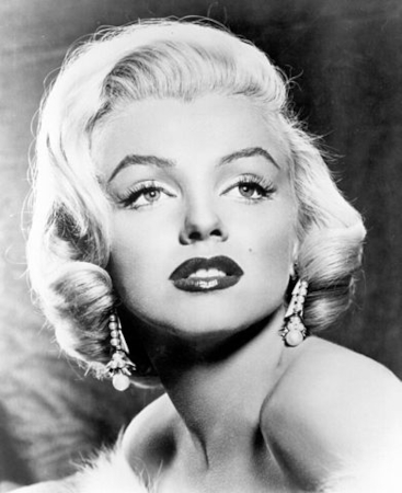 Fotografia de Marilyn Monroe, uma das grandes atrizes de Hollywood da década de 1950.