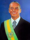 Retrato de João Figueiredo em lista de presidentes do Brasil.