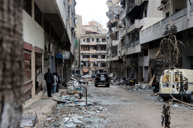 Ruínas em uma rua libanesa, consequência da Guerra entre Líbano e Israel.