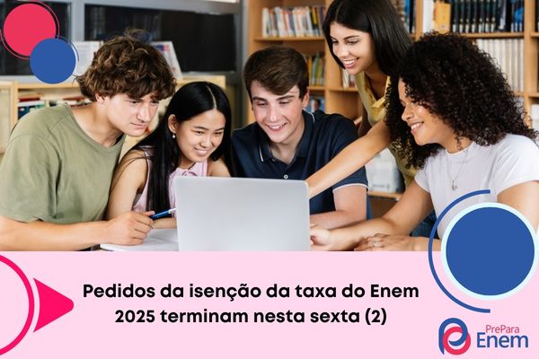 Estudantes ao redor de um computador portátil