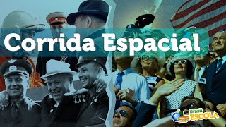 Título, "Corrida Espacial" escrito sobre imagem de aglomeração de civís e militares.