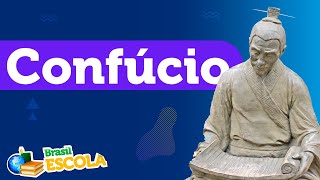 Título "Confúcio" escrito sobre fundo azul com estátua de Confúcio ao lado.