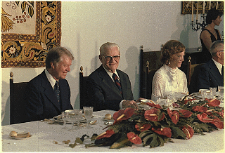 Ernesto Geisel em jantar com o então presidente dos EUA, Jimmy Carter, em 1978.*