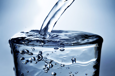 A água potável é imprescindível para a manutenção da vida
