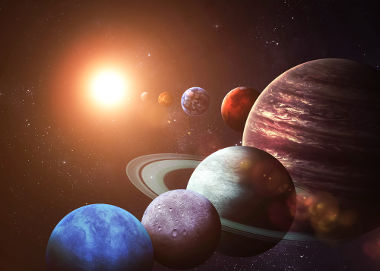 A Primeira lei de Kepler diz que a trajetória dos planetas ao redor do Sol é oval