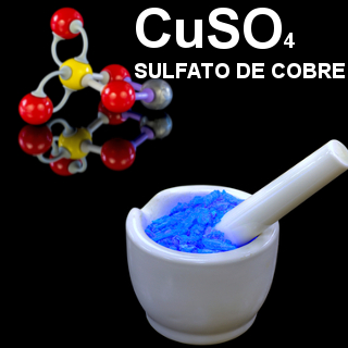 A fórmula do sulfato de cobre indica que ele possui 1 cobre, 1 enxofre e 4 átomos de oxigênio. A  cor azul deve-se à presença de cátions cobre