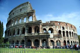 Coliseu de Roma: cenário de batalhas entre gladiadores.