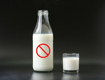 Para o tratamento da intolerância à lactose, recomenda-se evitar leite e derivados