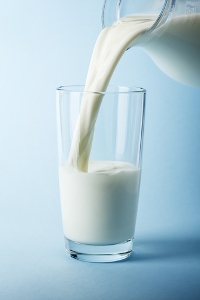 O cálcio está presente em abundância no leite
