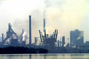 Poluição gerada por indústrias.