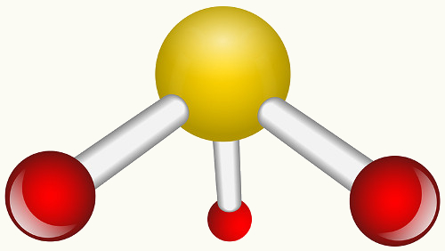 Esquema indicando o posicionamento dos átomos em uma molécula com geometria piramidal