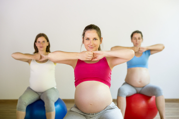 Exercícios físicos durante a gravidez relacionam-se com a melhora da saúde da mãe e do bebê